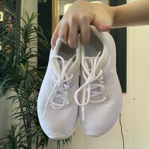 All White Nike Tennis Shoes